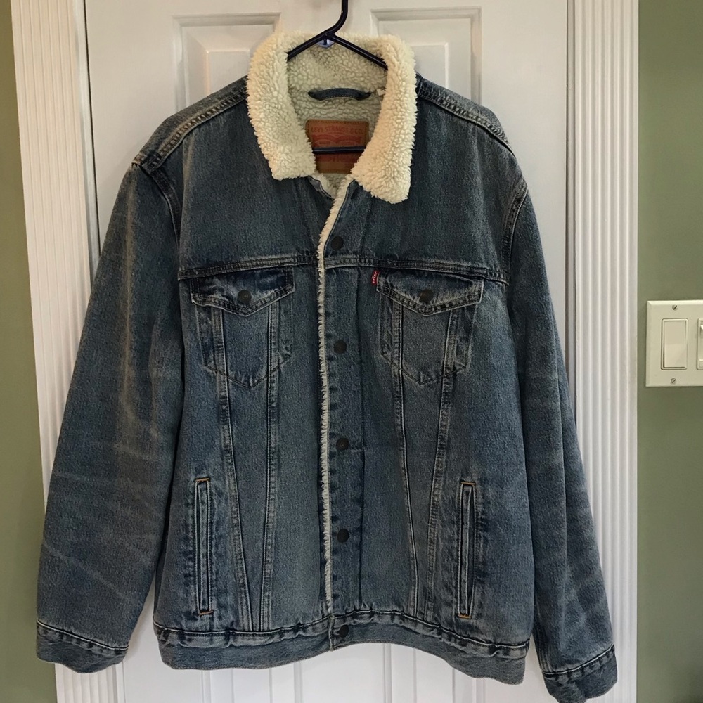 Men’s Levi’s Sherpa lined Trucker Jean Jacket